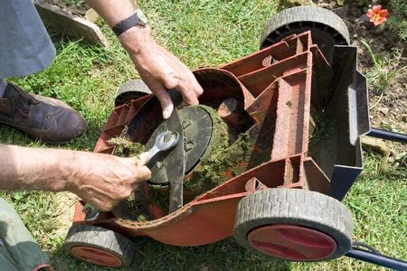 Performing a Spring Lawn Mower Tuneup