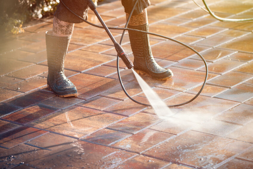 Cleaning paving stones covered in efflorescence